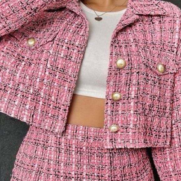 Chic Pink Plaid Tweed Jacket 200.00 ‼️FINAL SALE - Picture 2 of 8